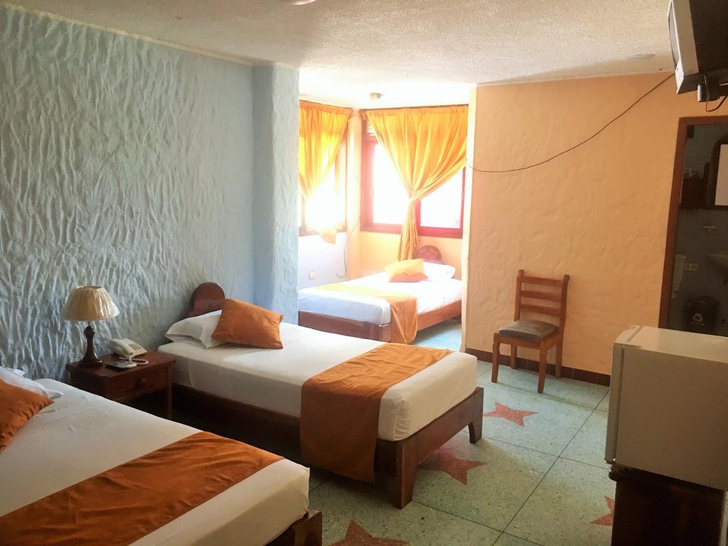 Hostal Estrella De Mar Puerto Ayora  Chambre photo